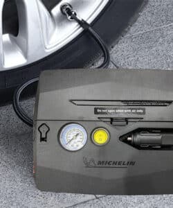 Bơm Lốp Ô Tô Michelin 5818 Kèm Vá Lốp Khẩn Cấp